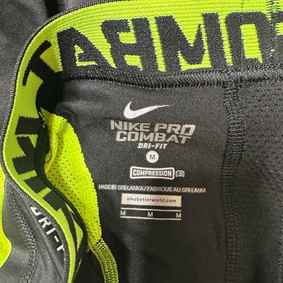 Nike Black and Green Performance Shorts - Picture 4 of 6